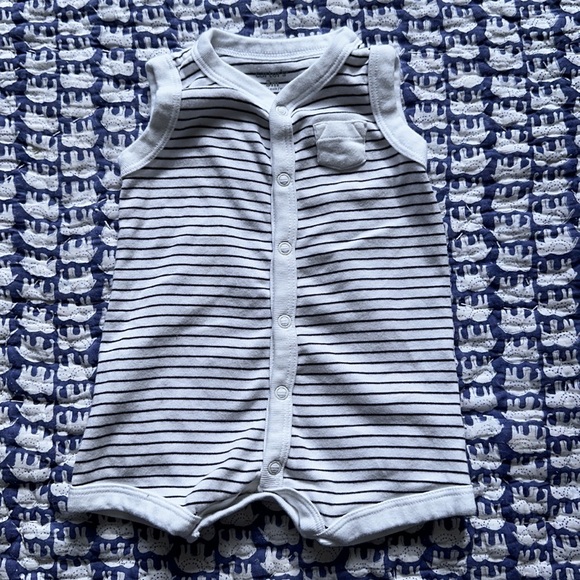 Carter’s Rompers - Picture 10 of 12